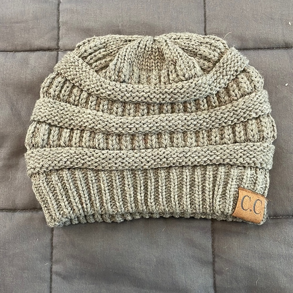 Grey beanie
